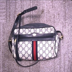 OFFERS??? Vintage, Gucci Monogram Crossbody